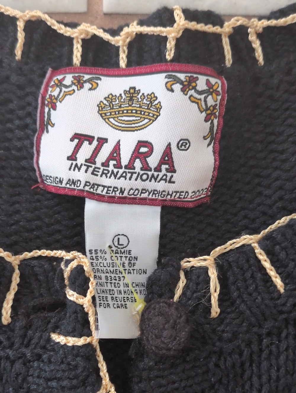 Vintage Tiara International Black & Gold Christmas Cardigan Size Large - Picture 3 of 7